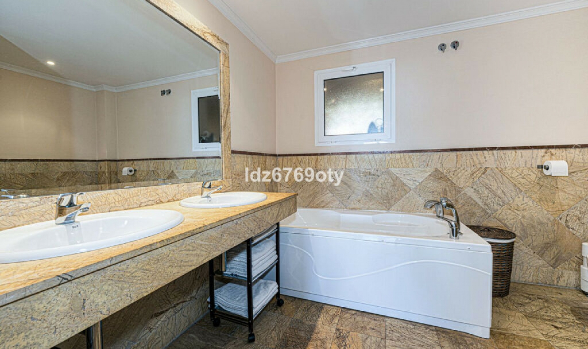 Resale - Apartment -
Benalmadena Costa