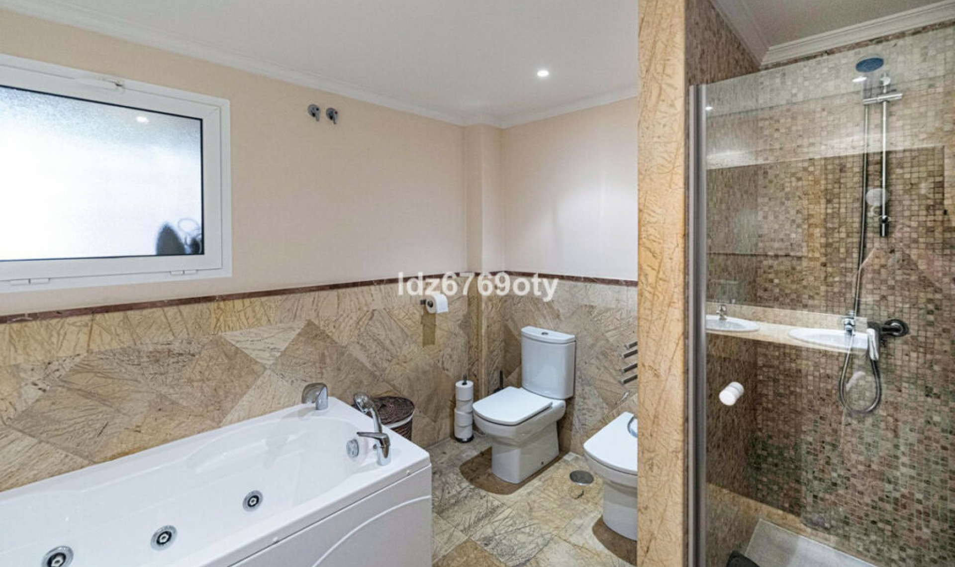 Resale - Apartment -
Benalmadena Costa