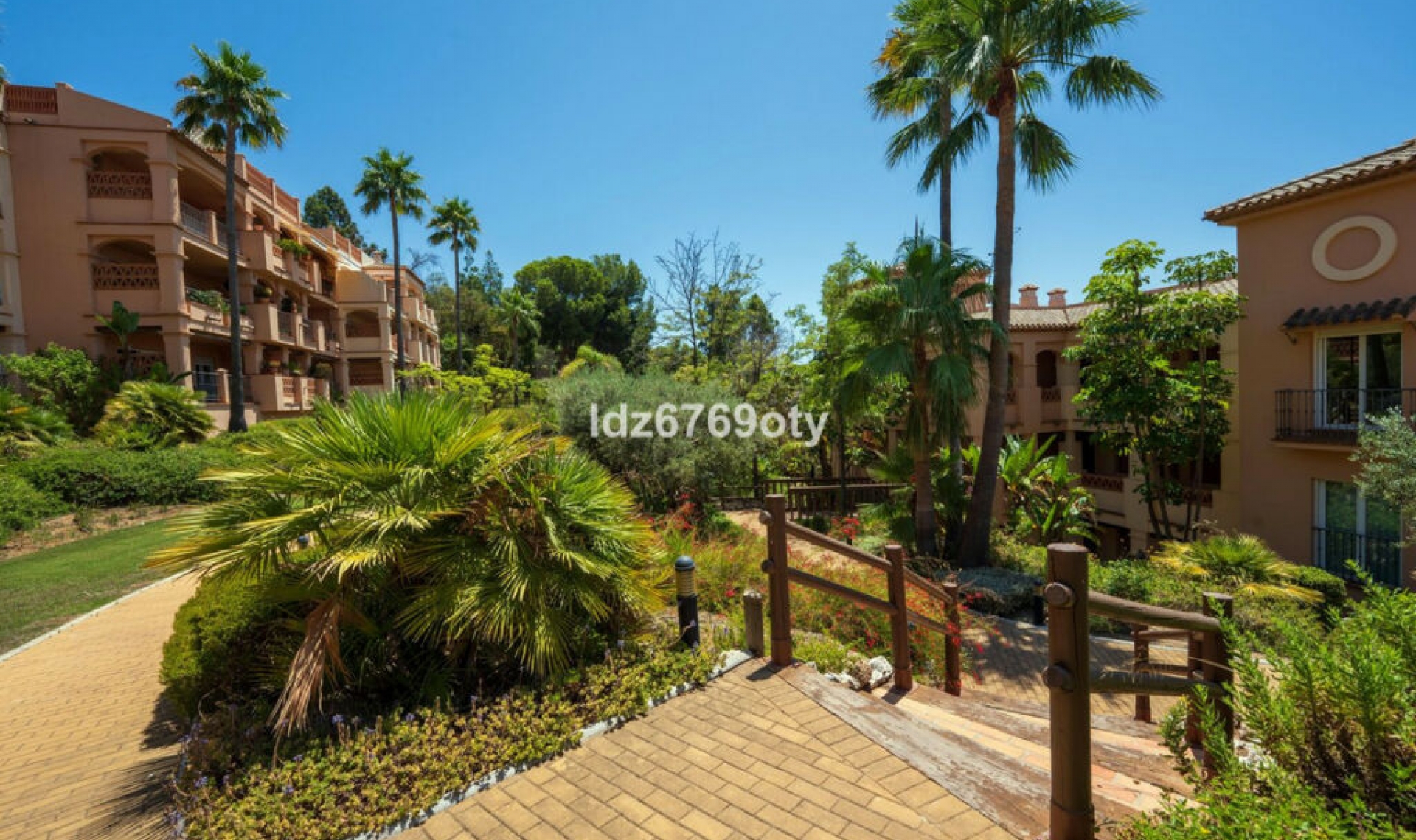 Resale - Apartment -
Benalmadena Costa