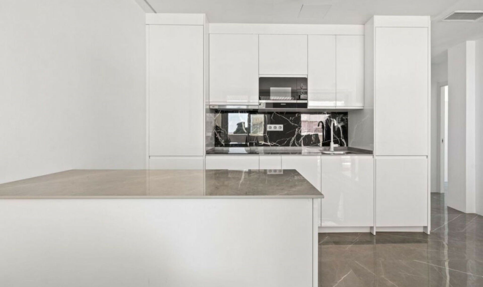 Resale - Apartment -
Benalmadena Costa