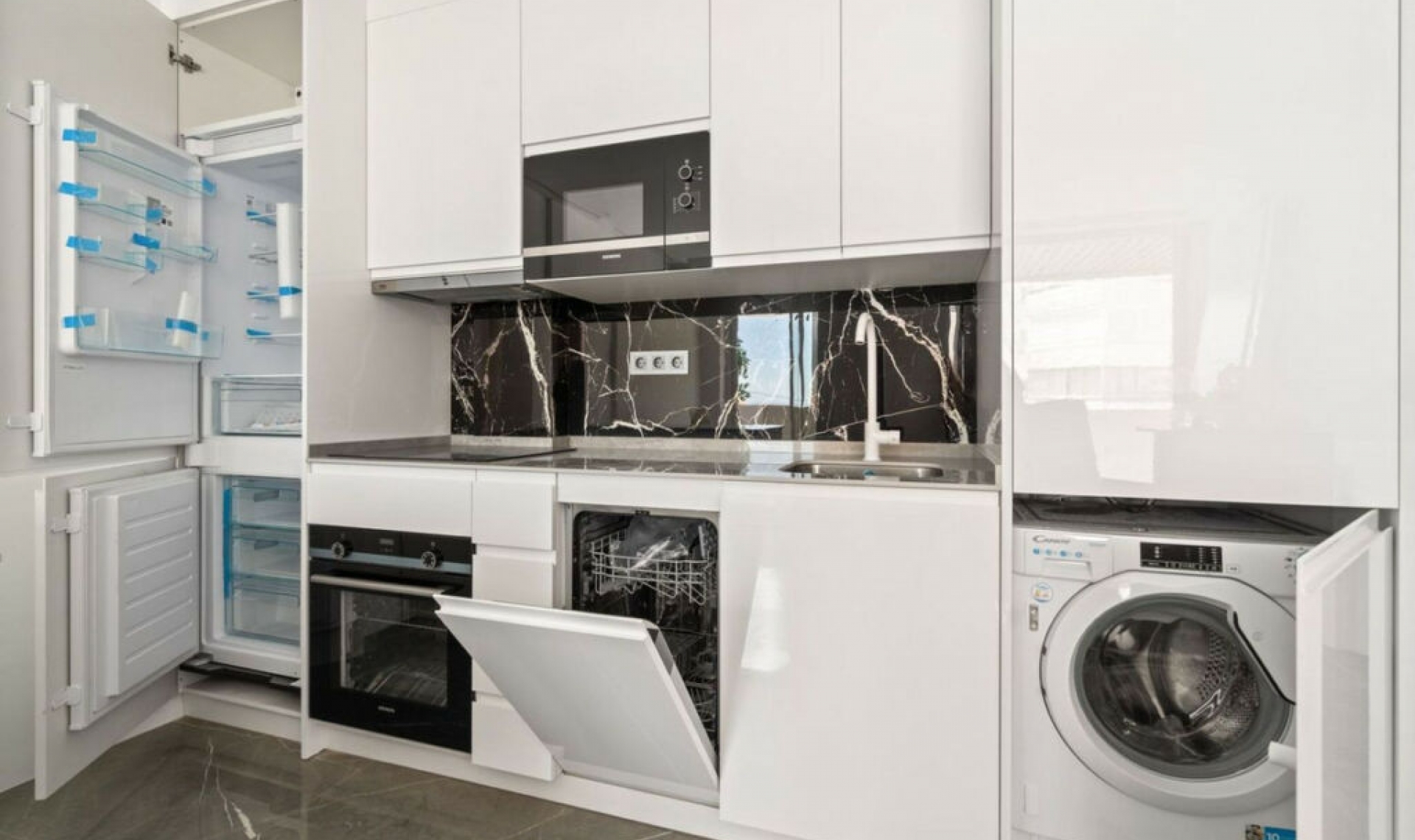 Resale - Apartment -
Benalmadena Costa