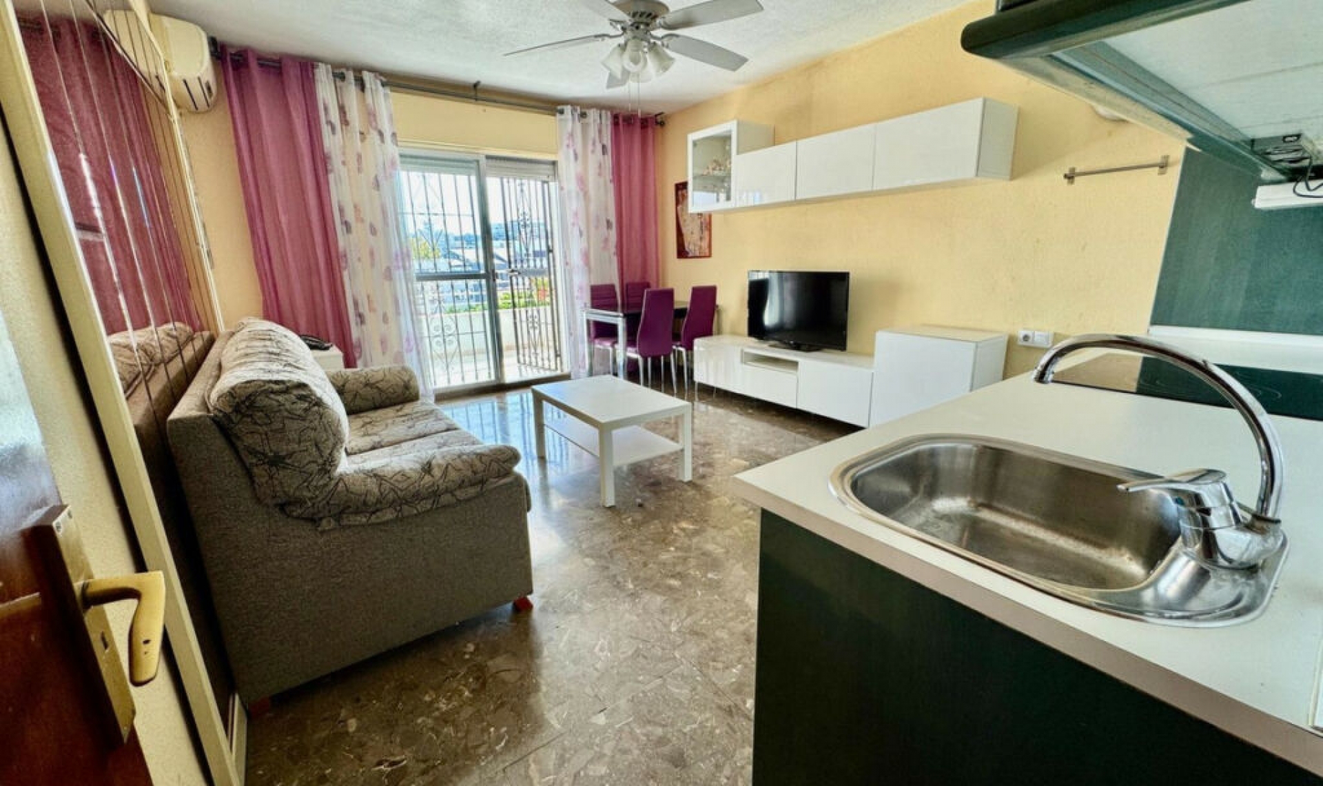 Resale - Apartment -
Benalmadena Costa