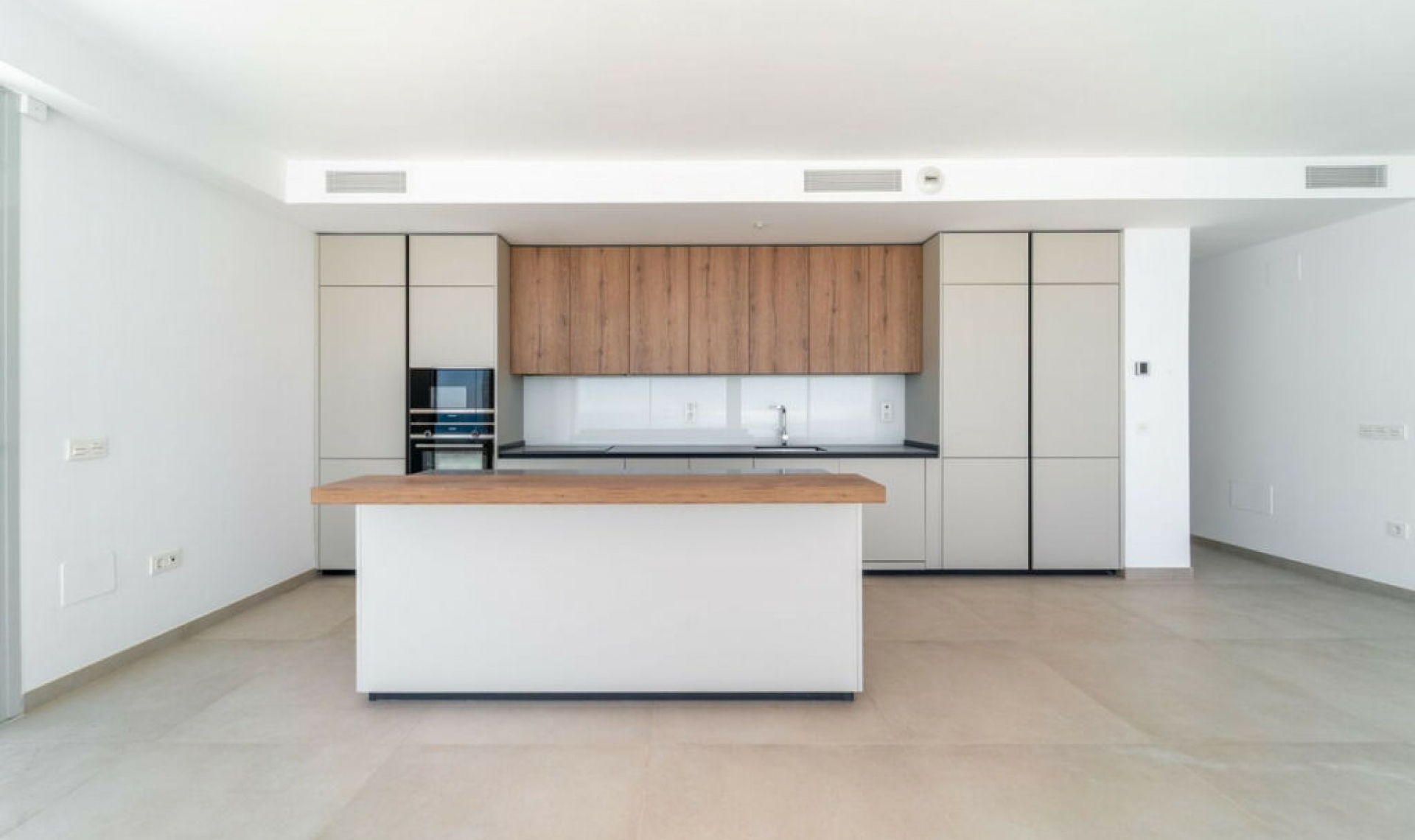 Resale - Apartment -
Benalmadena Pueblo