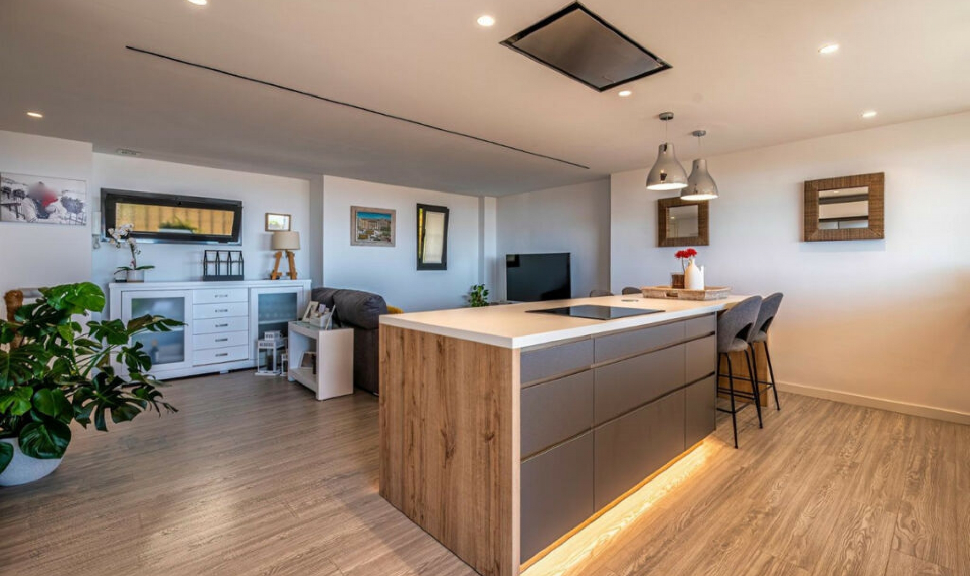 Resale - Apartment -
Benalmadena Pueblo