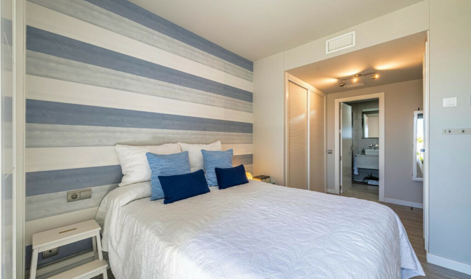 Resale - Apartment -
Benalmadena Pueblo