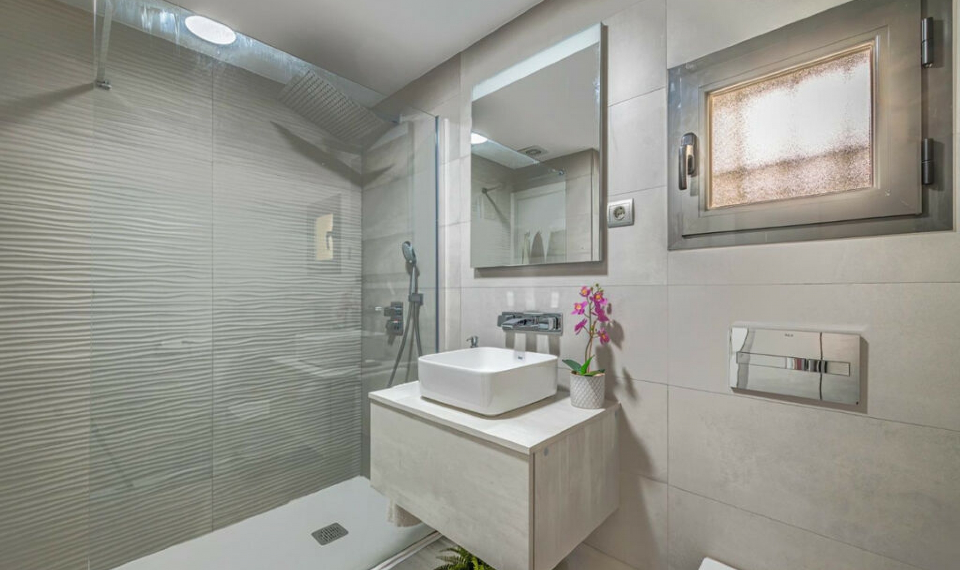 Resale - Apartment -
Benalmadena Pueblo