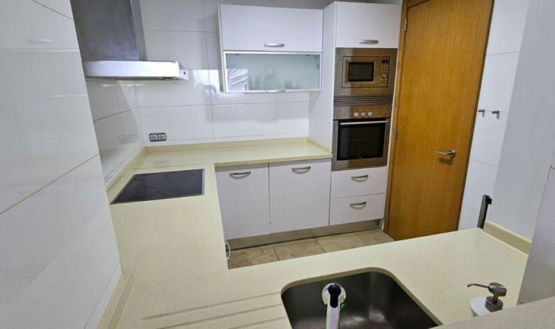 Resale - Apartment -
Benalmadena