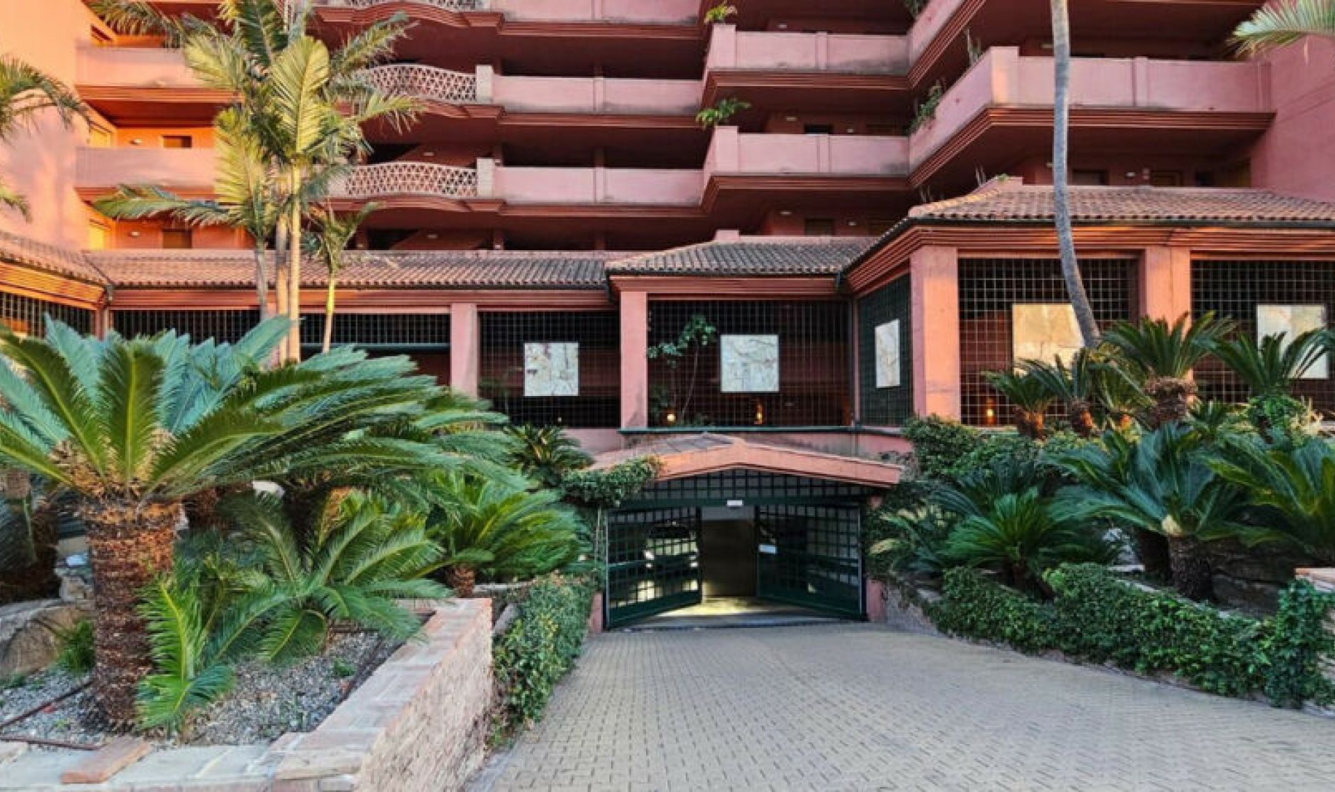 Resale - Apartment -
Benalmadena