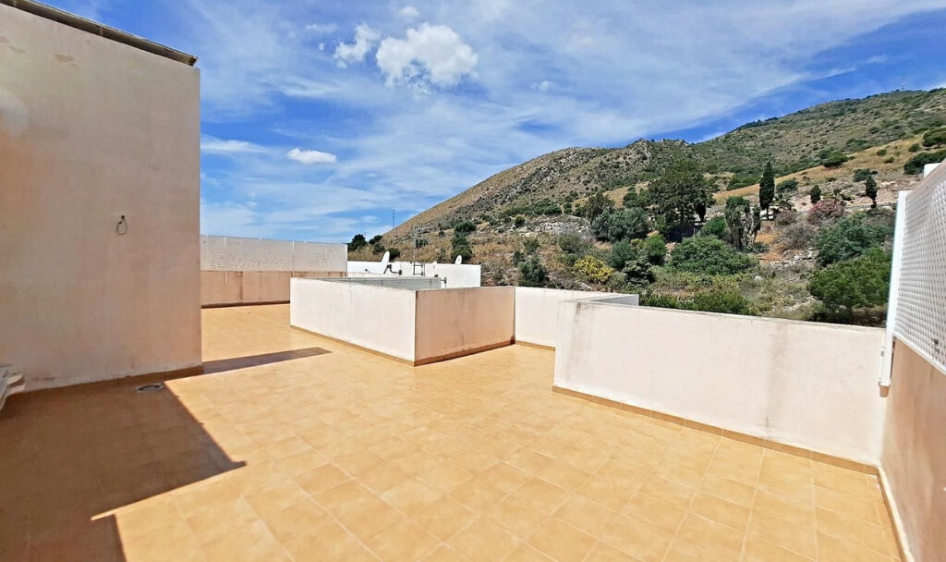 Resale - Apartment -
Benalmadena