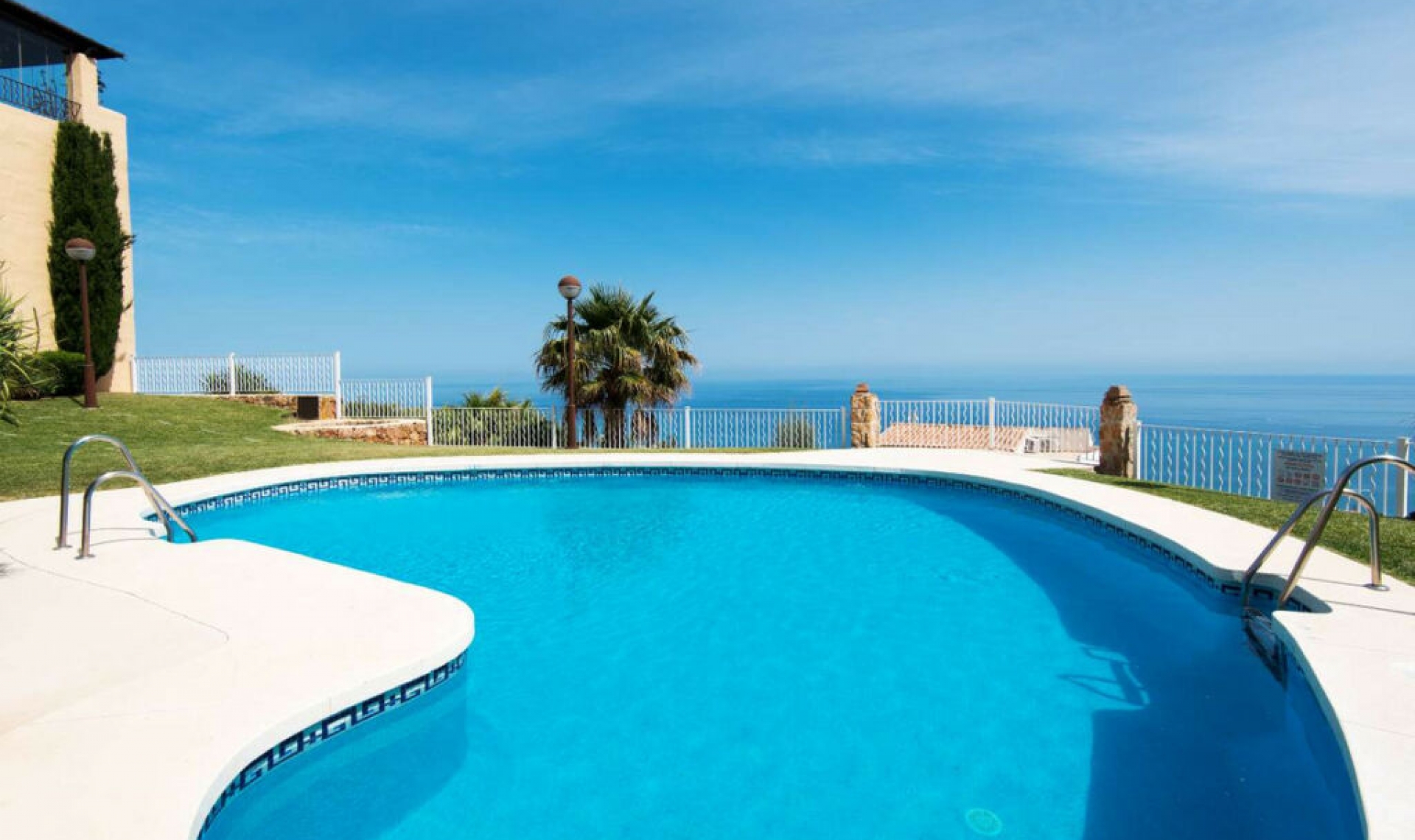 Resale - Apartment -
Benalmadena