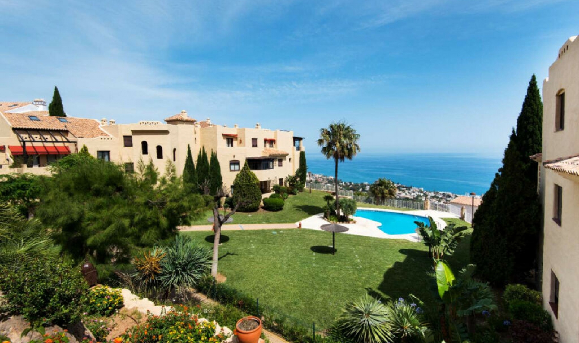 Resale - Apartment -
Benalmadena