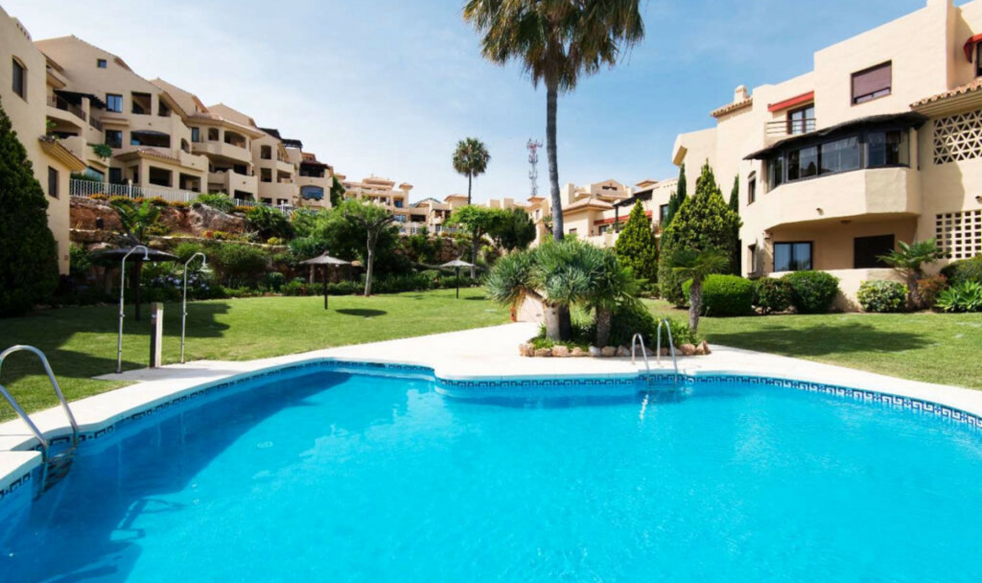 Resale - Apartment -
Benalmadena