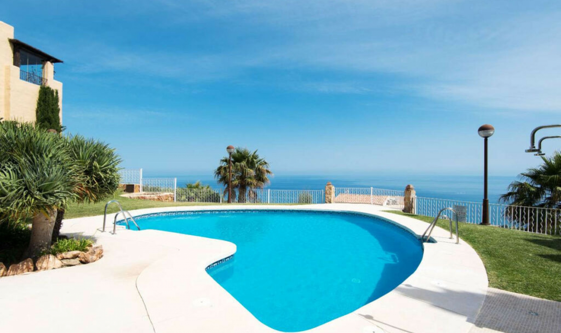 Resale - Apartment -
Benalmadena