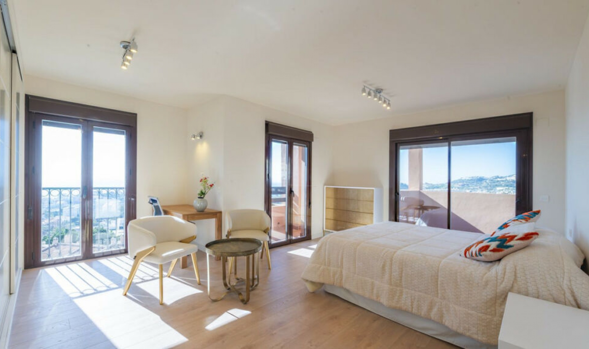 Resale - Apartment -
Benalmadena