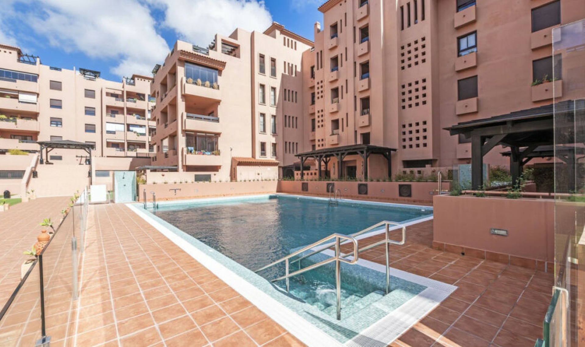 Resale - Apartment -
Benalmadena