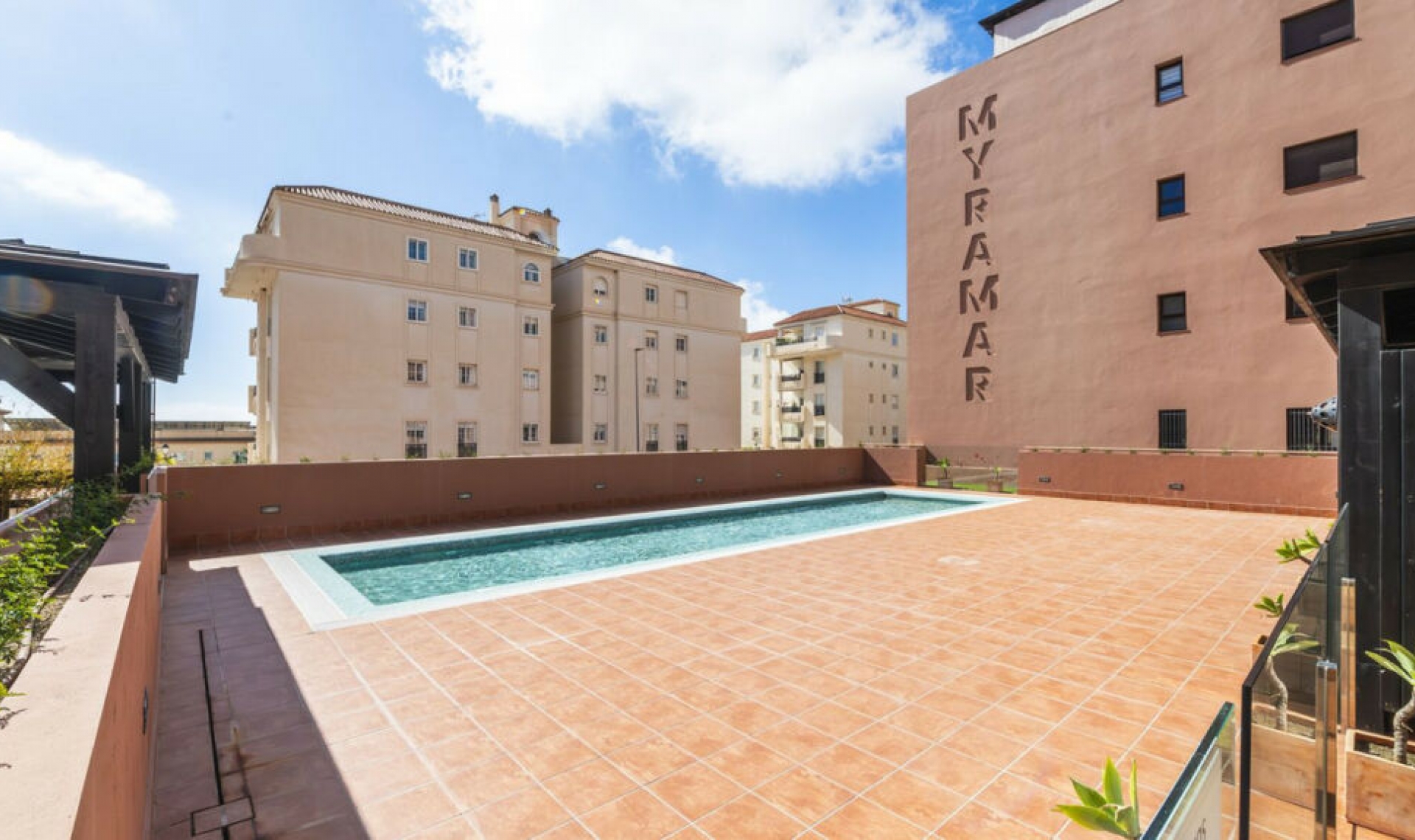 Resale - Apartment -
Benalmadena