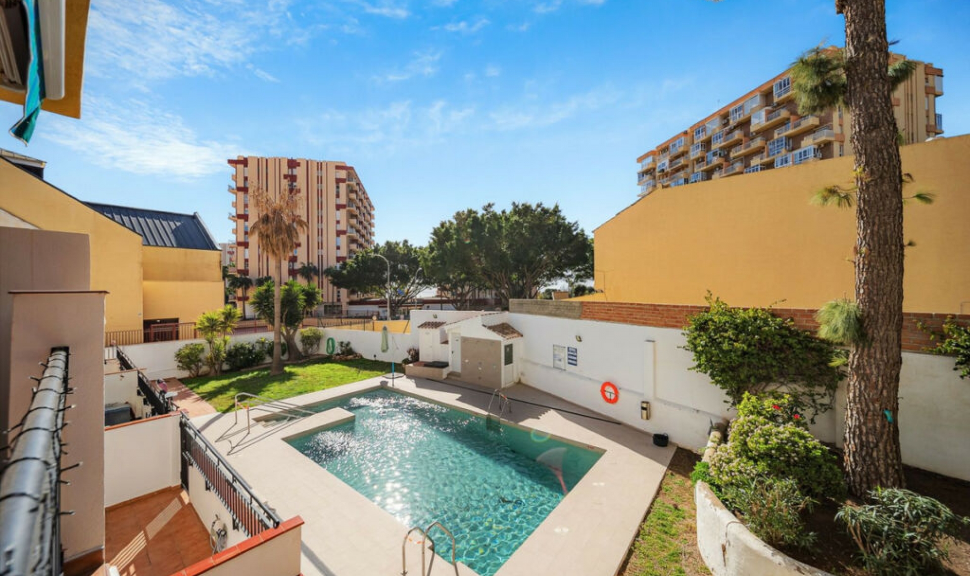 Resale - Apartment -
Benalmadena