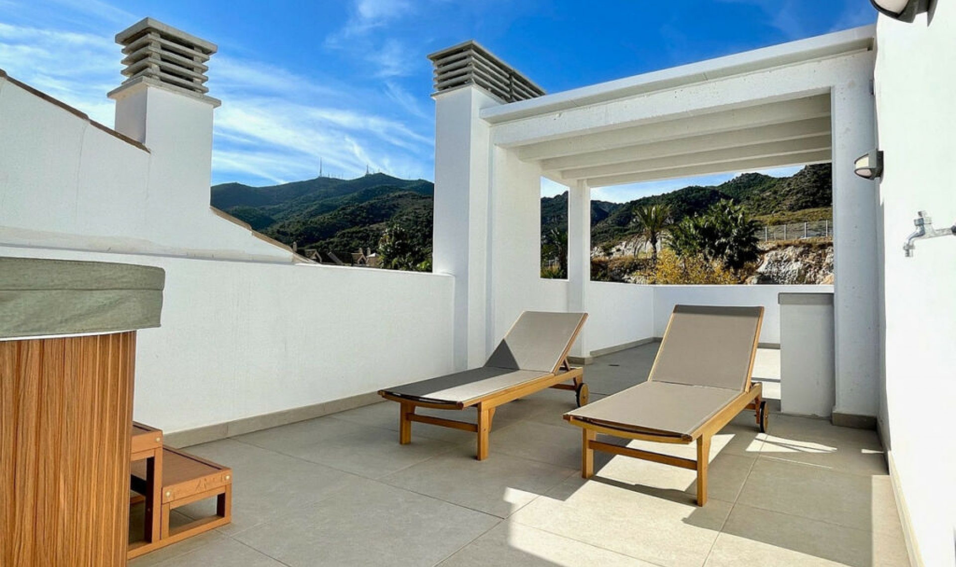 Resale - Apartment -
Benalmadena