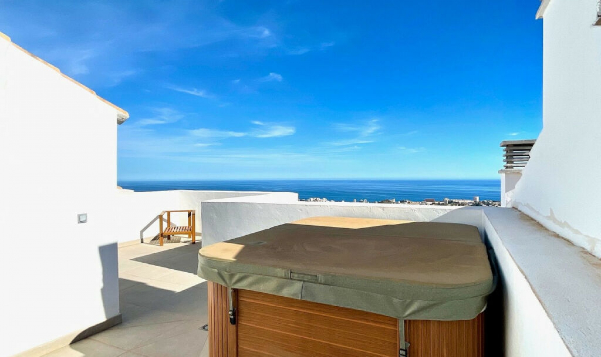 Resale - Apartment -
Benalmadena