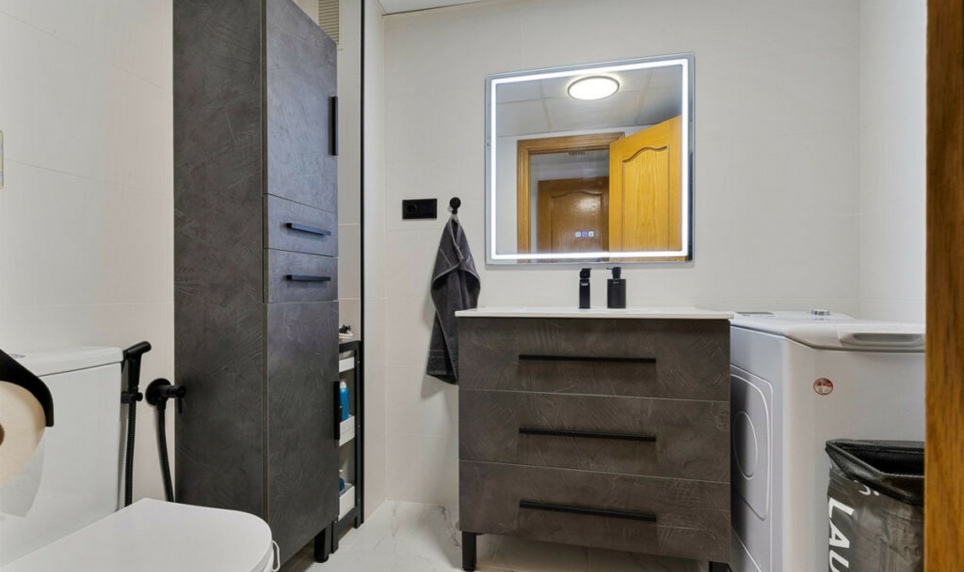 Resale - Apartment -
Benalmadena