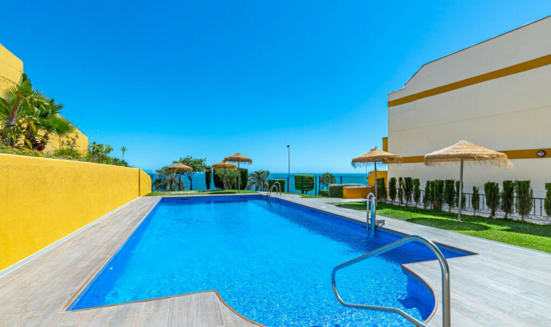 Resale - Apartment -
Benalmadena