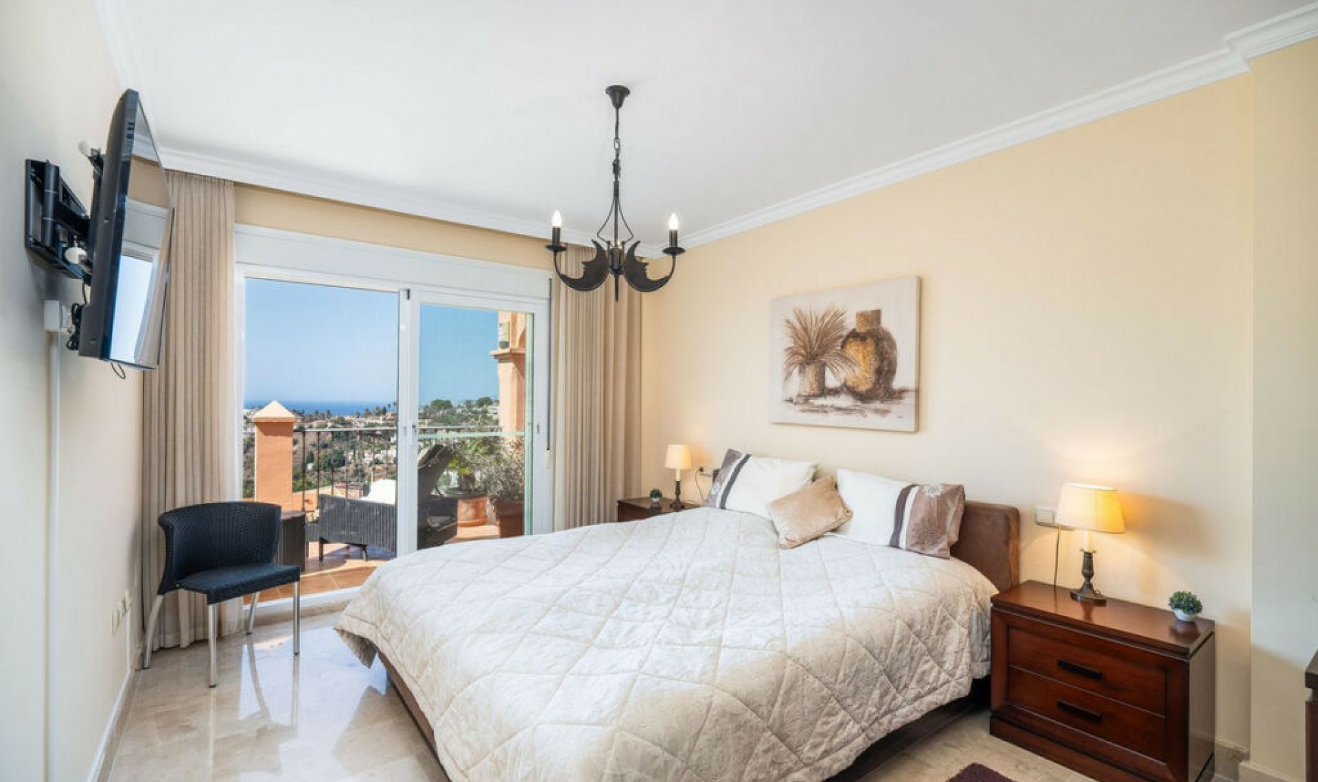 Resale - Apartment -
Benalmadena