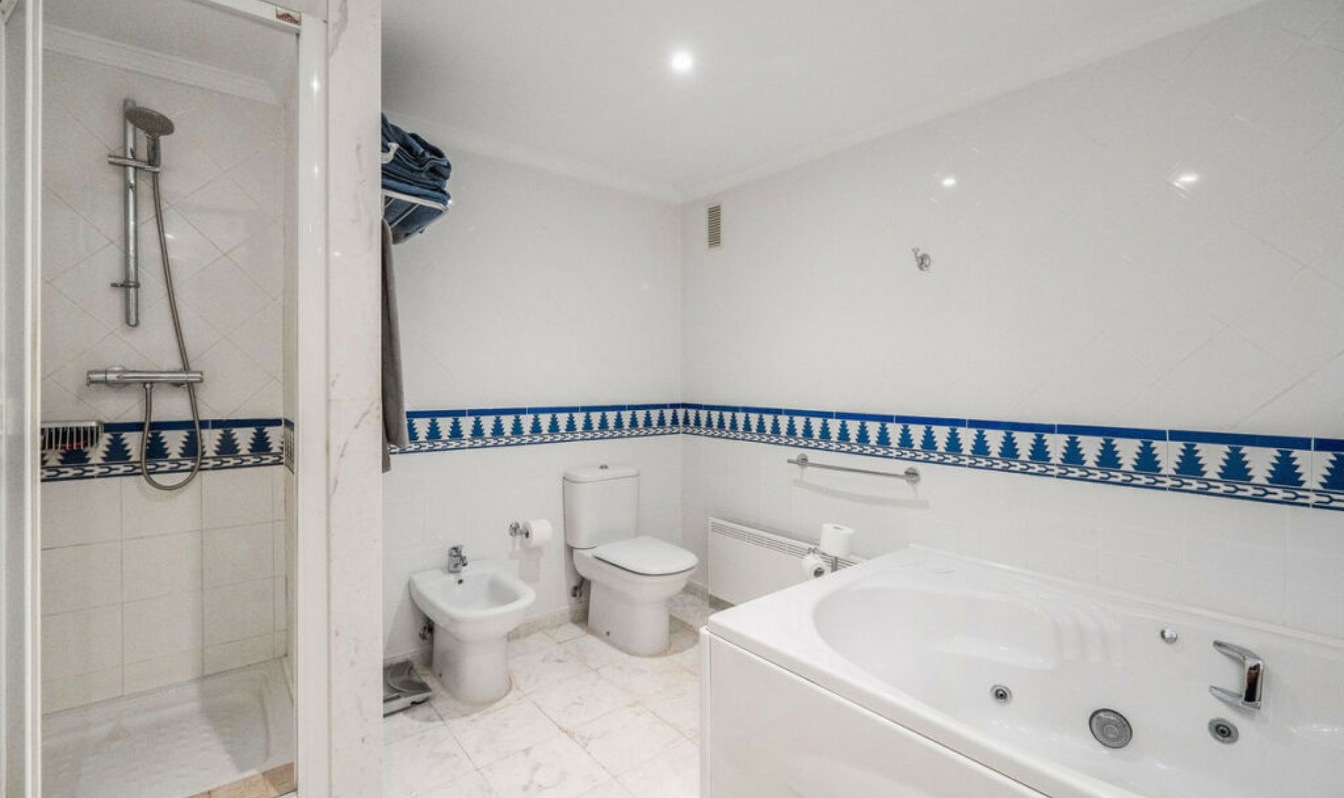 Resale - Apartment -
Benalmadena
