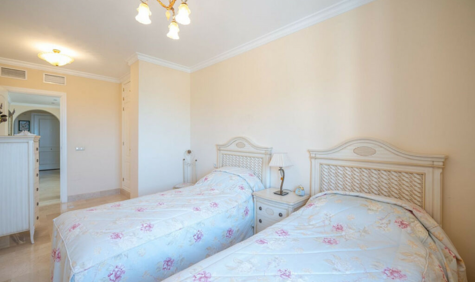 Resale - Apartment -
Benalmadena
