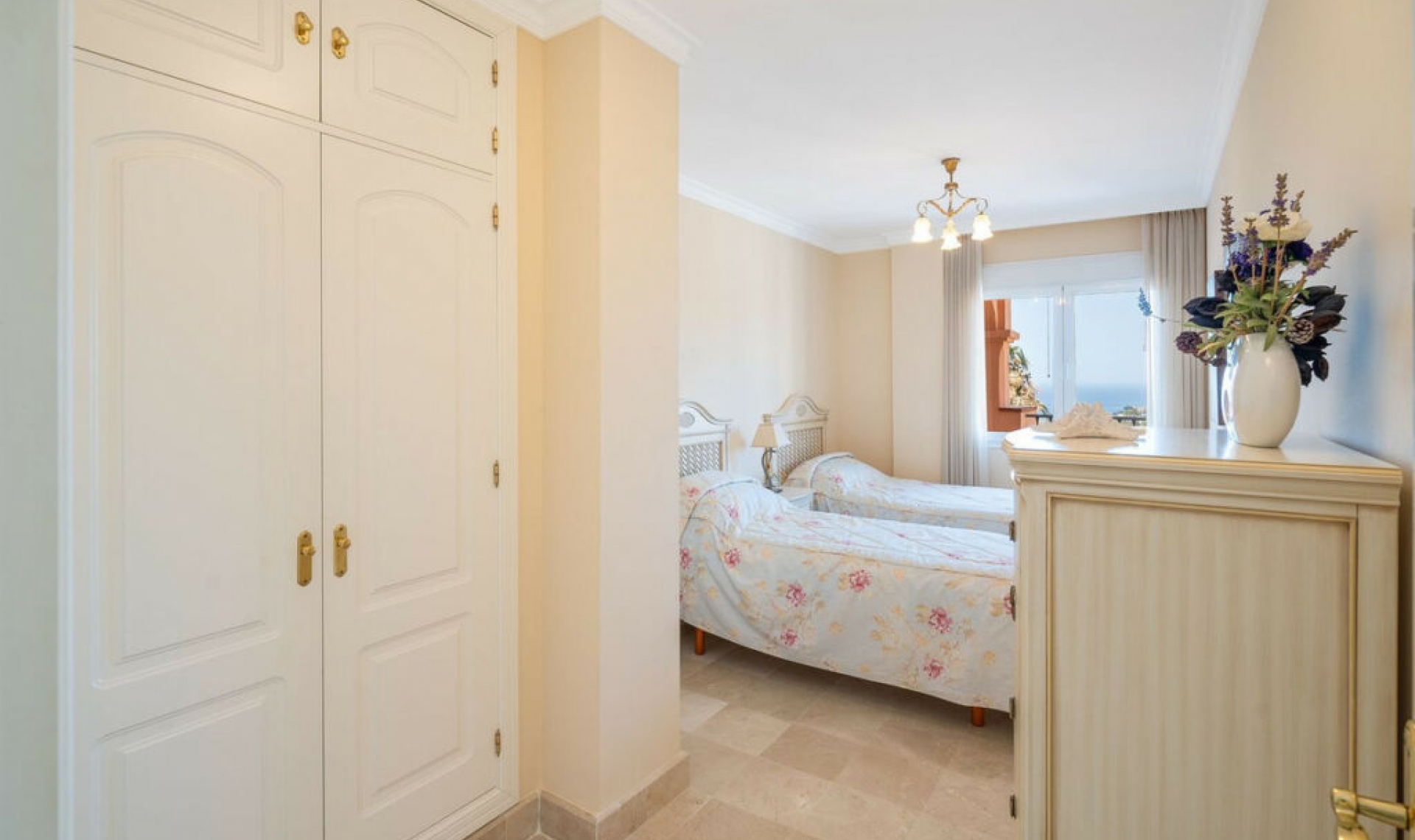 Resale - Apartment -
Benalmadena