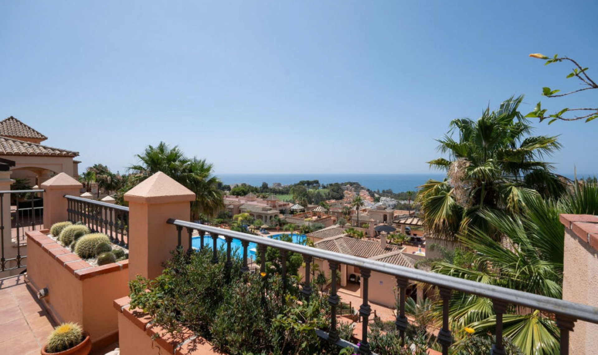 Resale - Apartment -
Benalmadena