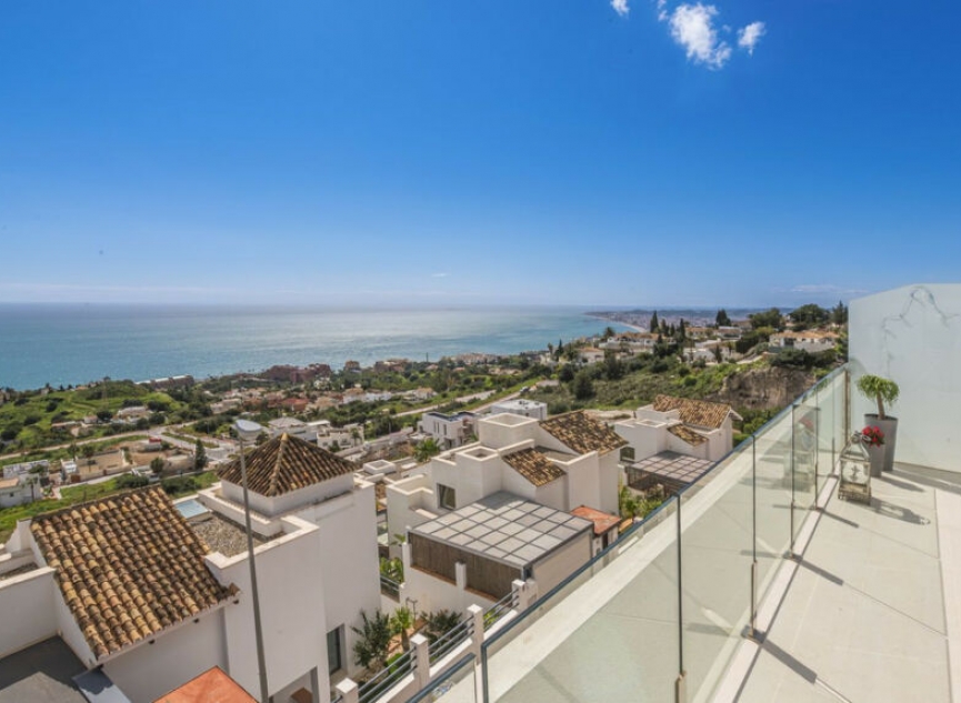 Resale - Apartment -
Benalmadena