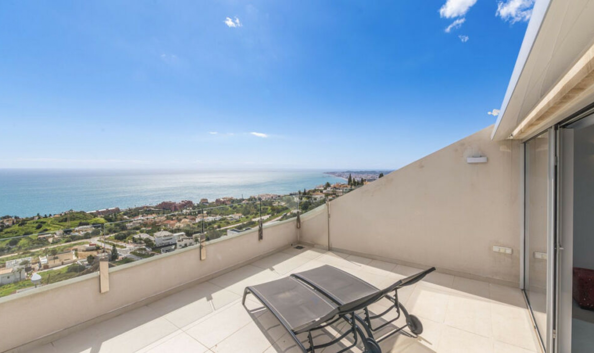 Resale - Apartment -
Benalmadena