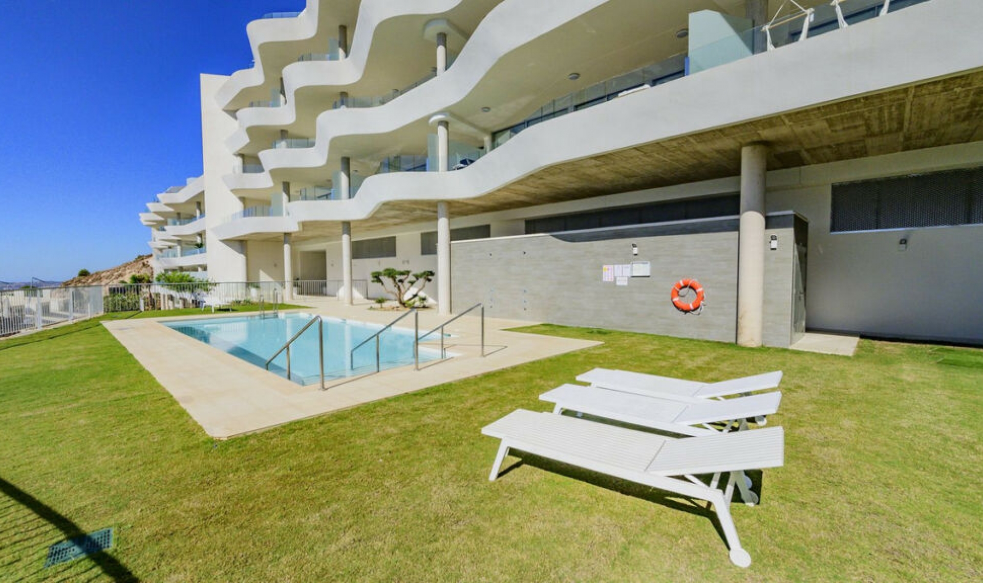 Resale - Apartment -
Benalmadena
