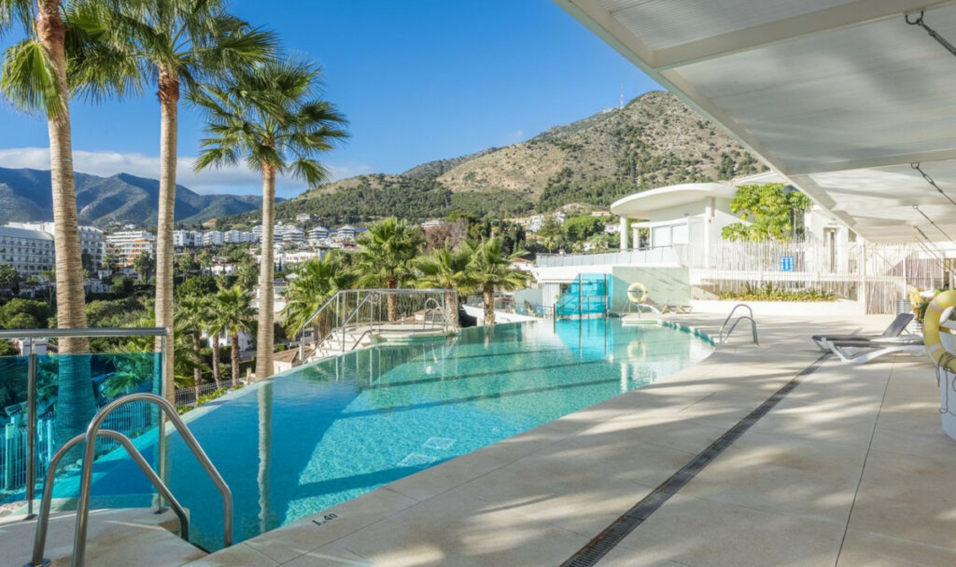 Resale - Apartment -
Benalmadena