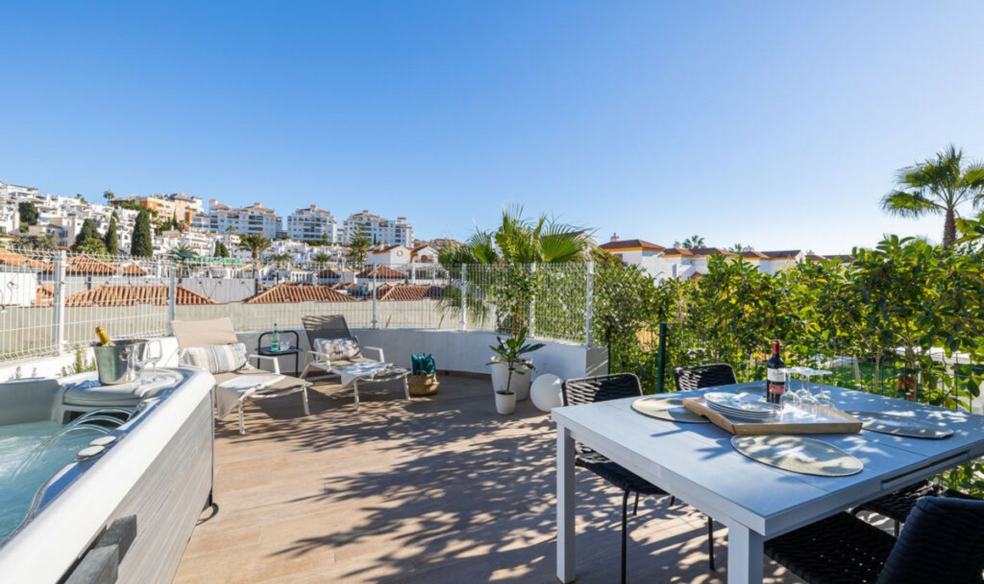 Resale - Apartment -
Benalmadena