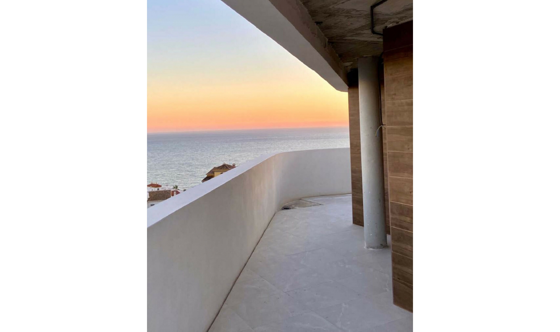 Resale - Apartment -
Benalmadena