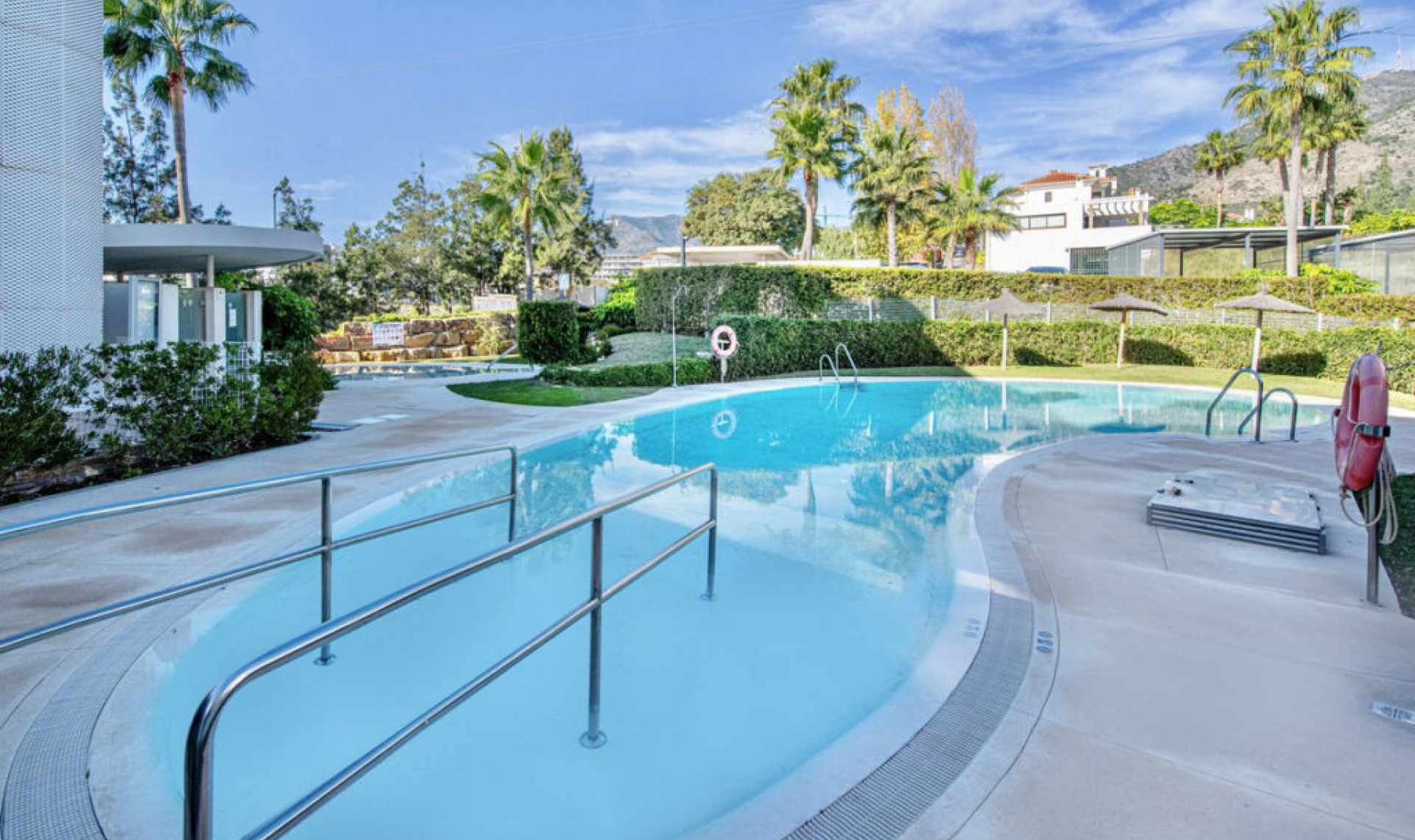 Resale - Apartment -
Benalmadena