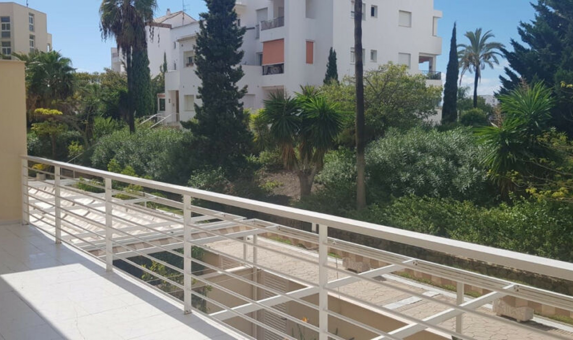 Resale - Apartment -
Benalmadena