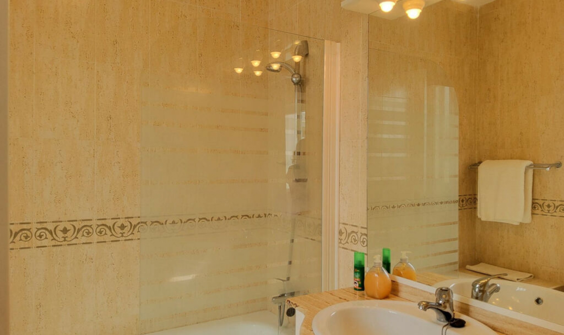 Resale - Apartment -
Benalmadena