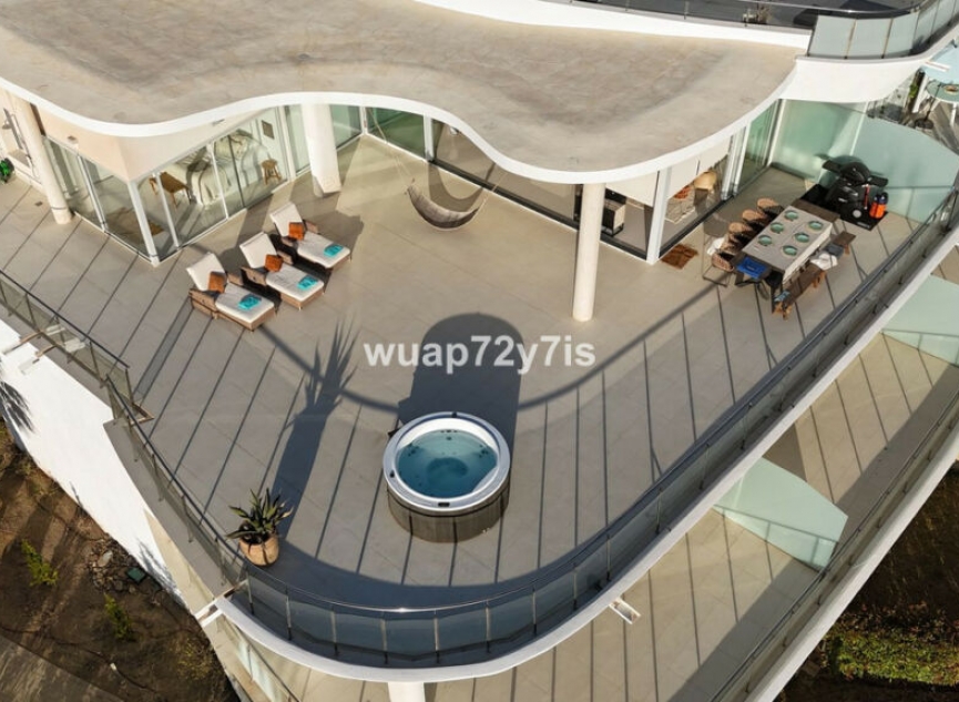 Resale - Apartment -
Benalmadena