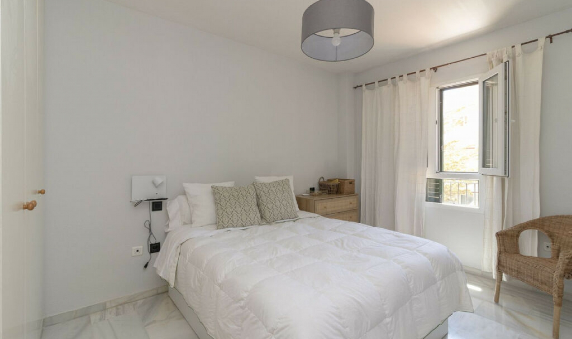 Resale - Apartment -
Benalmadena