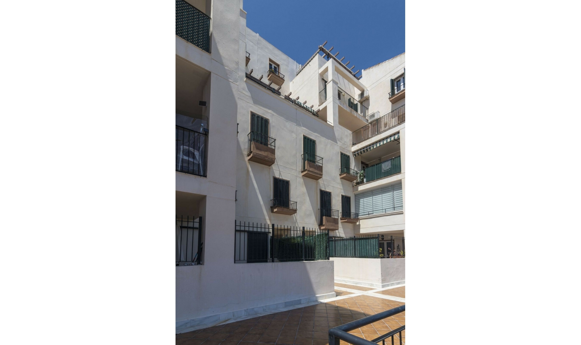 Resale - Apartment -
Benalmadena