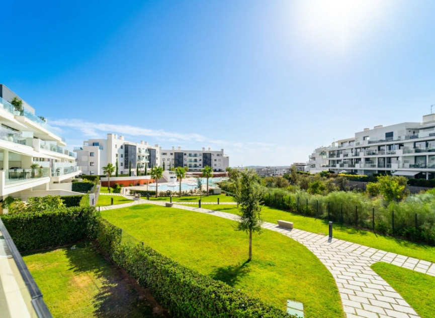 Resale - Apartment -
Benalmadena