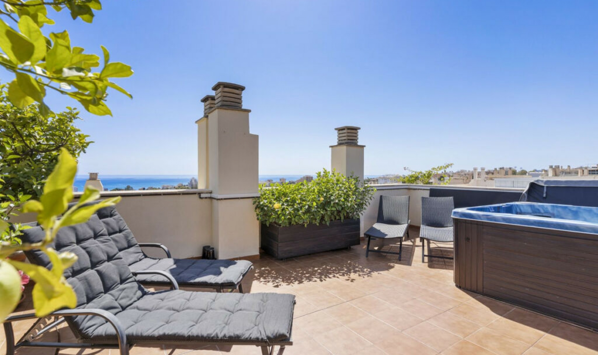 Resale - Apartment -
Benalmadena