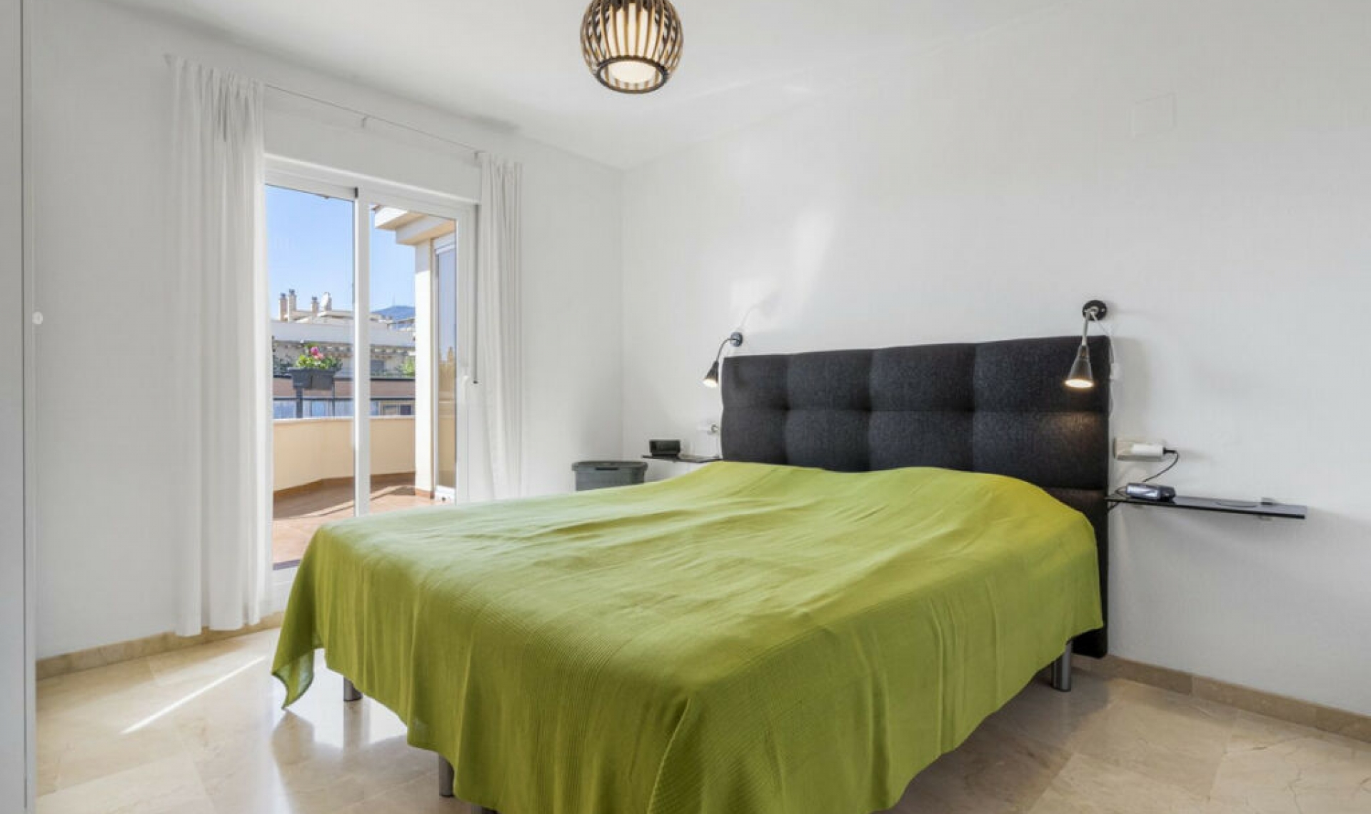 Resale - Apartment -
Benalmadena