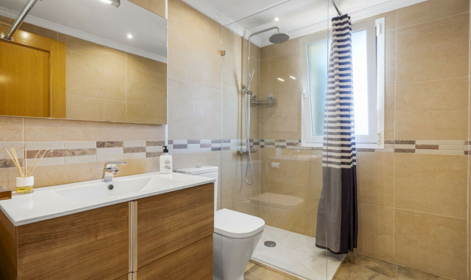 Resale - Apartment -
Benalmadena