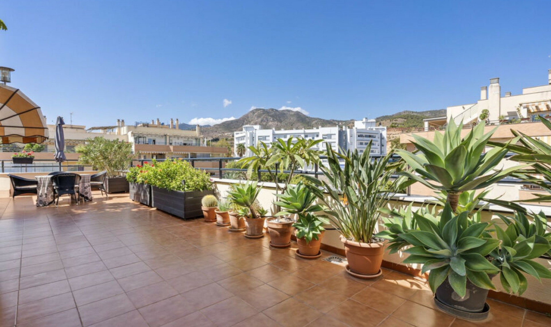 Resale - Apartment -
Benalmadena