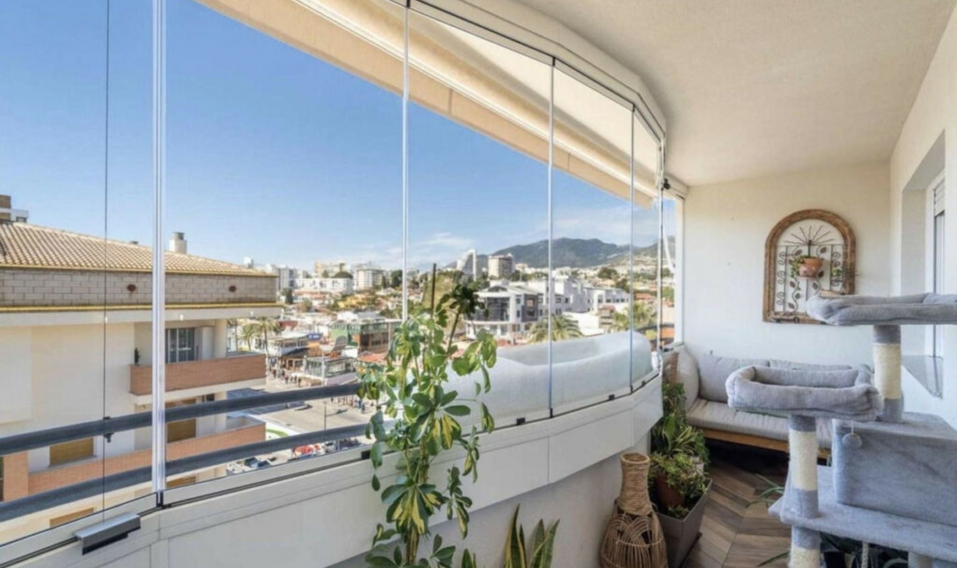Resale - Apartment -
Benalmadena
