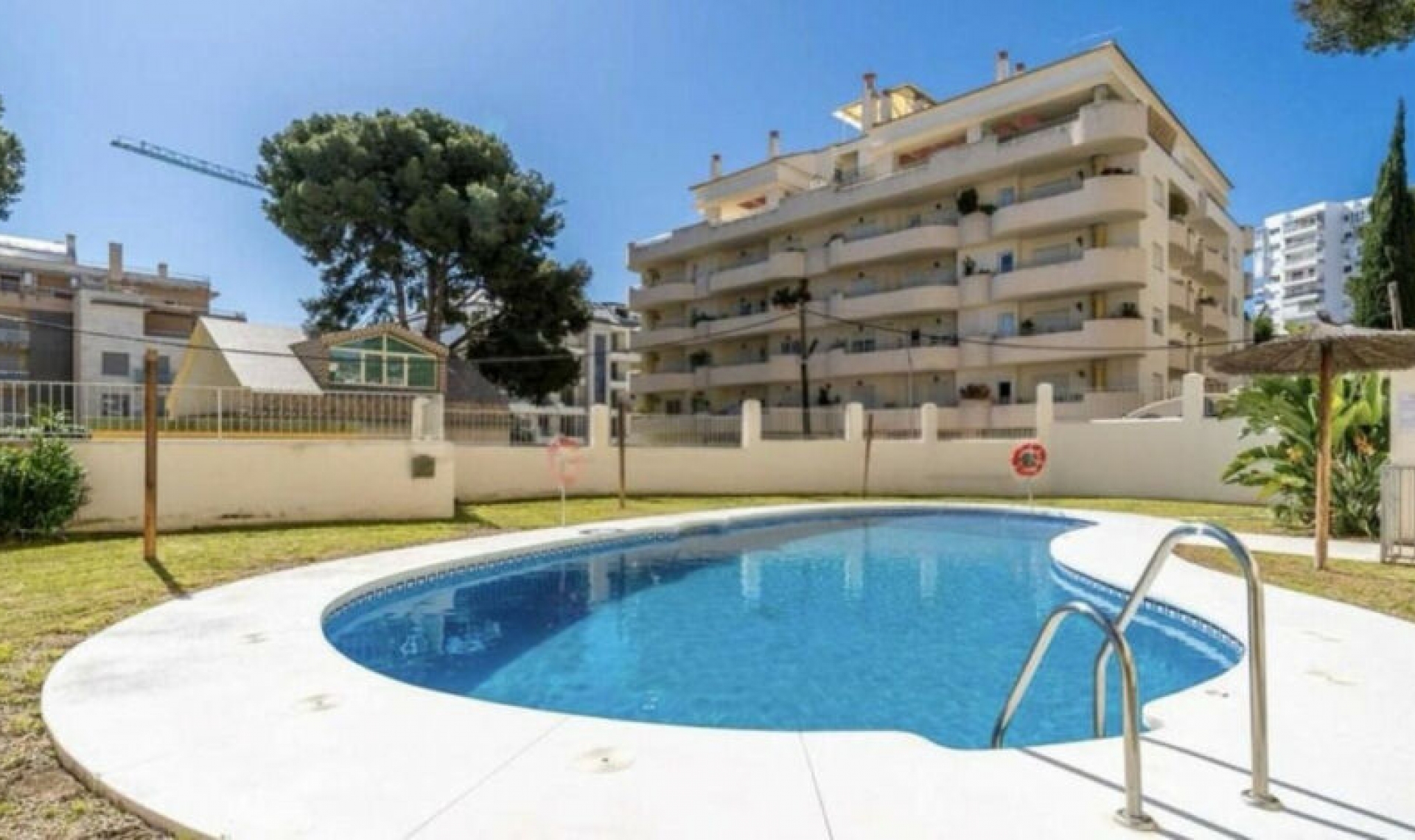 Resale - Apartment -
Benalmadena