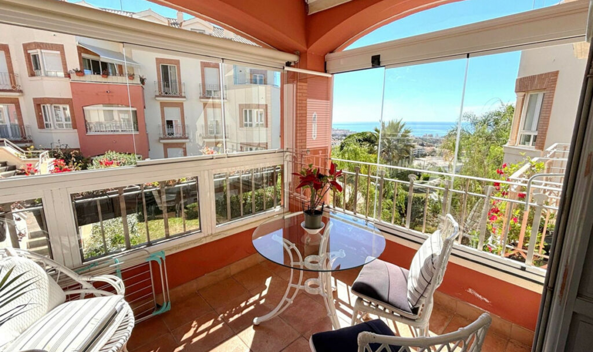 Resale - Apartment -
Benalmadena